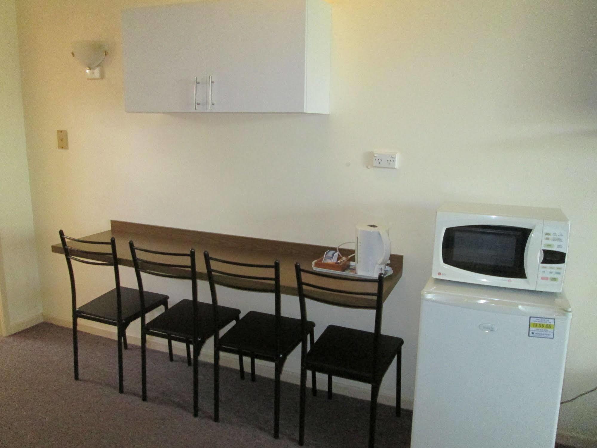 Tower Court Motel - Adults Only Haven Hervey Bay Eksteriør bilde