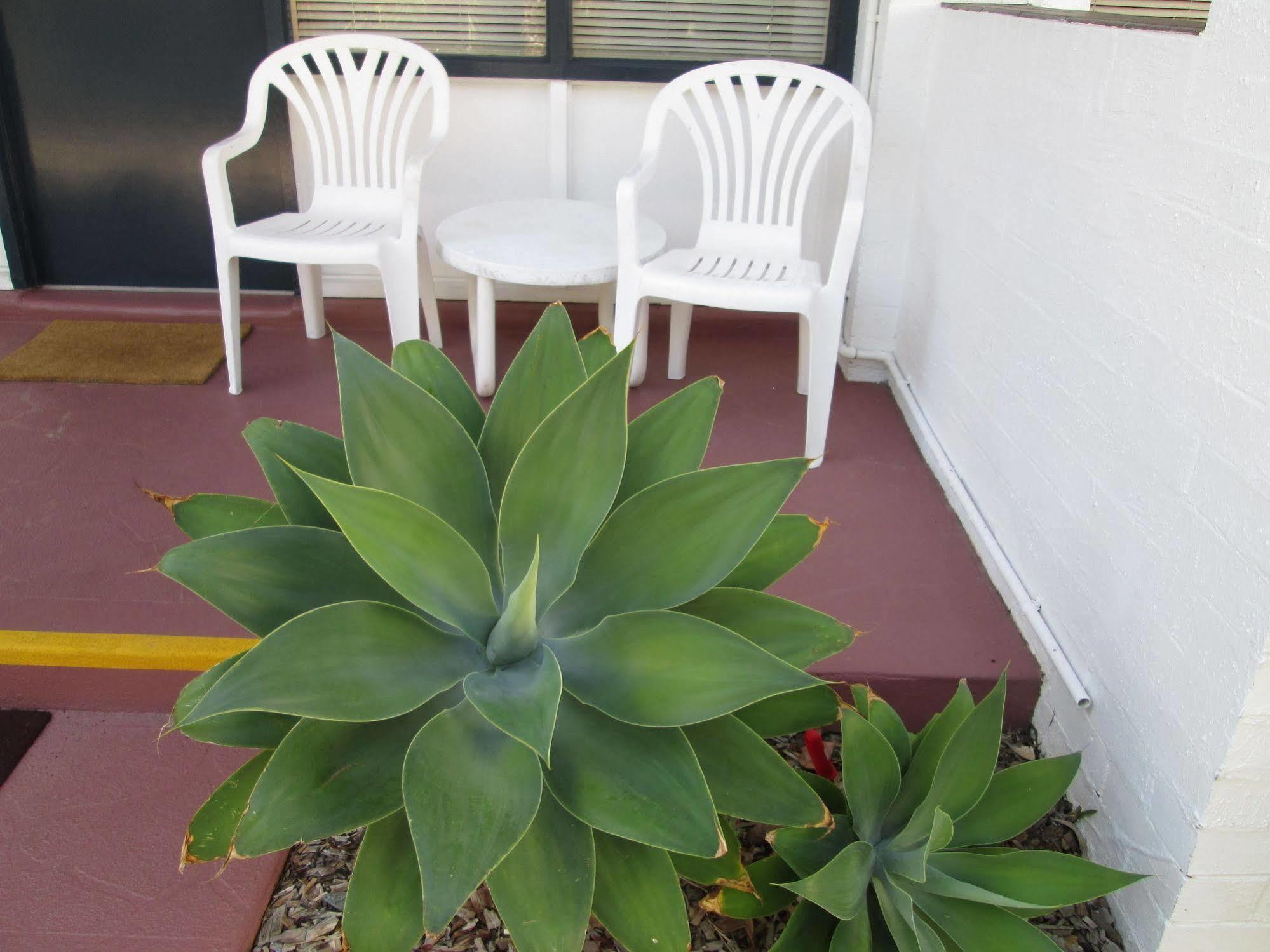 Tower Court Motel - Adults Only Haven Hervey Bay Eksteriør bilde